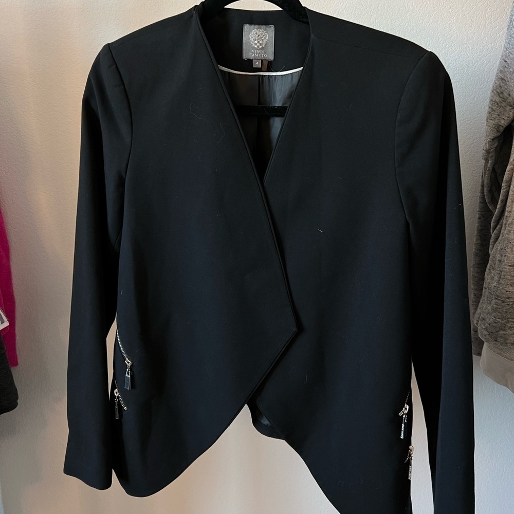 𝅺vince‎ Camuto Women’s Black Blazer Size 4P